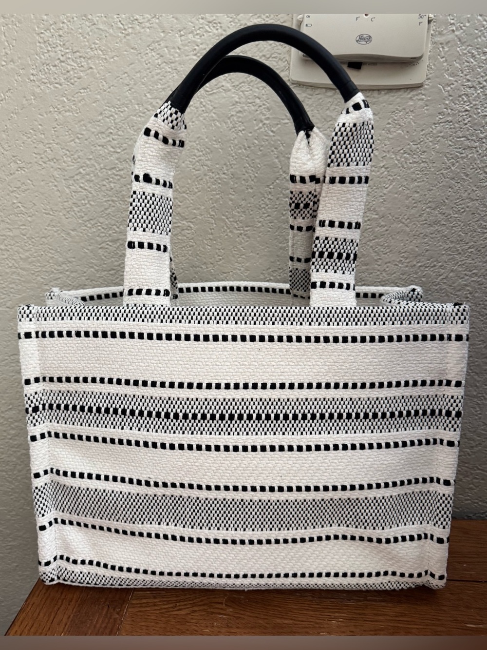 Woven Kilm Blk/White Textured Aztec Shopper Travel Everyday Tote Carryall Bag